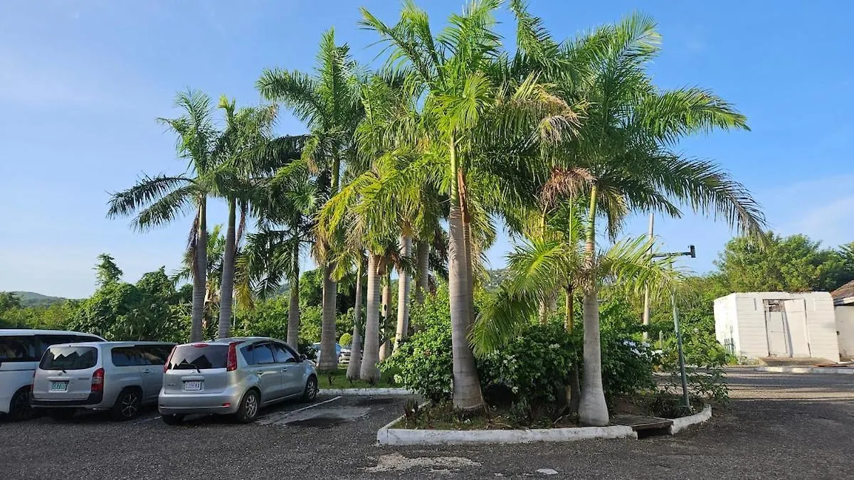 Studio Apt, Natural Beach And Pool G199A 蒙特哥贝 0*,  牙买加